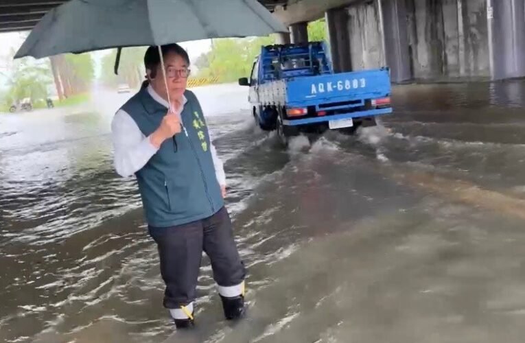 豪雨致台南後壁積淹水 市長現場指揮並慰問災民