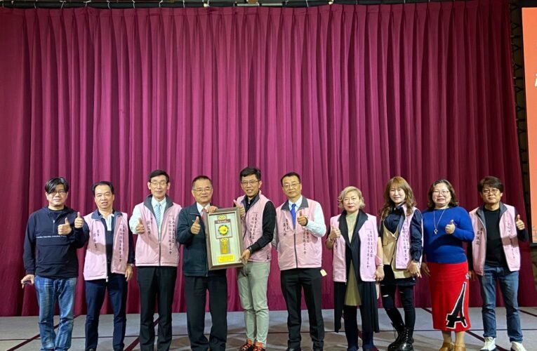 有情有疼心 工會助南大附聰學生義剪並邀尾牙同樂