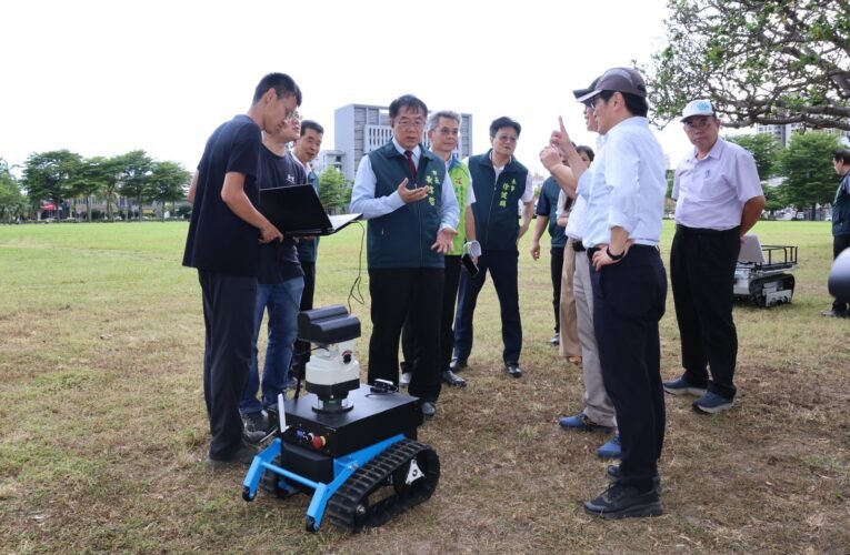 工研院與台南業者展示智慧農機   黃偉哲：擴大市政應用！