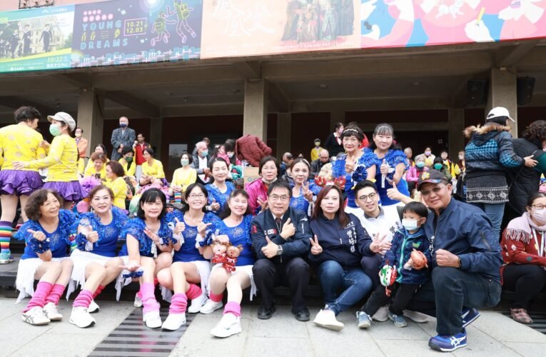 暖心議員曾培雅結合300名舞者攜手辦「聖誕節熱舞公益派對」趕寒流！