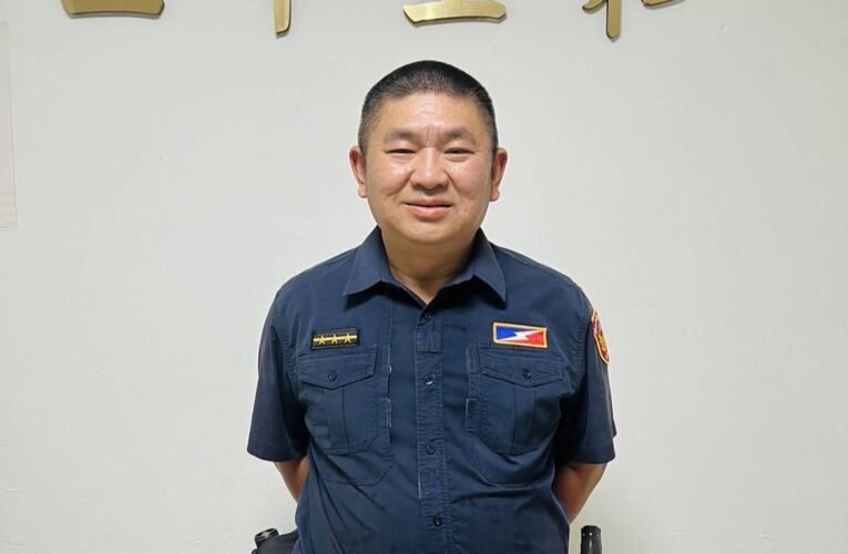警急馳援/近9旬老翁駕電動代步車自摔翻覆　北市保安警見狀協助送醫