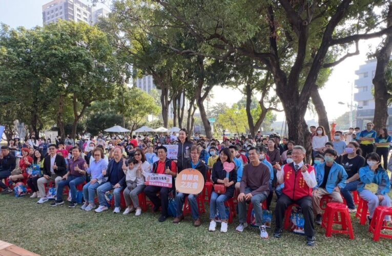 「愛在東區」聖誕許願市集  勉優秀特境學子築夢踏實