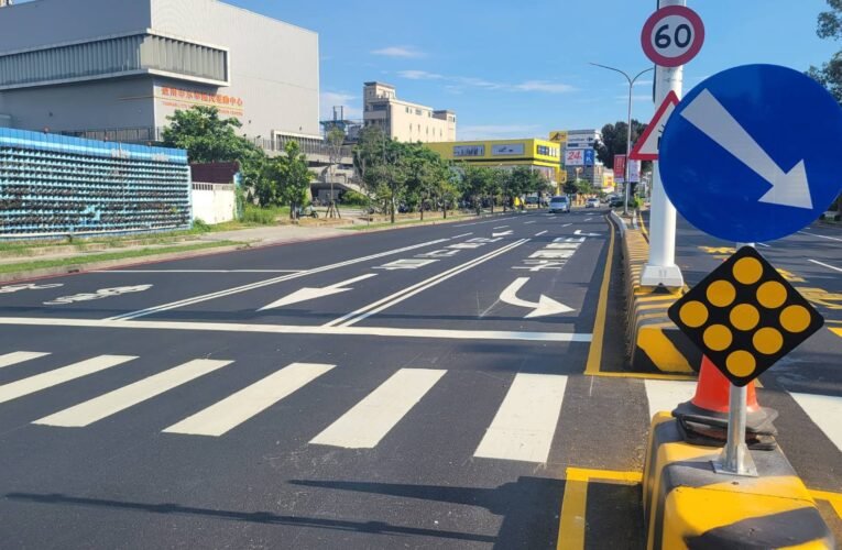 中華西路與南島路口增設左轉專用車道，保障車輛安全