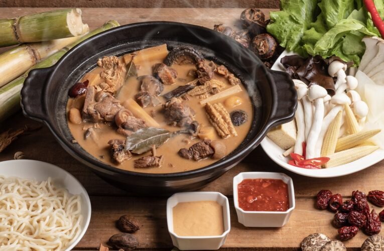 台南大員皇冠假日酒店彩豐樓 主打「天冷熱食」 粵式煲鍋來囉！ 宮廷胡椒豬肚雞湯、羊肉爐、港式盆菜