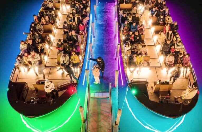 臺南運河遊船回饋臺南市民一起來到立驛國際集團搭船趣~