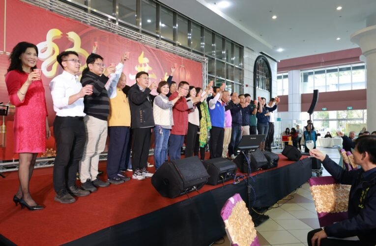 南市議會「蛇隆舞春」聯誼餐會 議員齊獻吉祥話賀新春