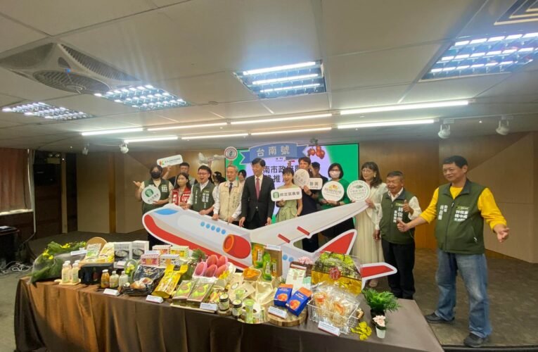 黃偉哲率團赴日韓行銷芒果 臺南農產首登北海 道最大祭典-