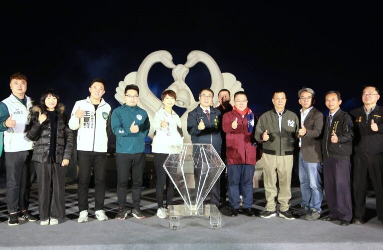 首屆「新營波光節」登場  黃偉哲邀全國民眾來新營賞燈