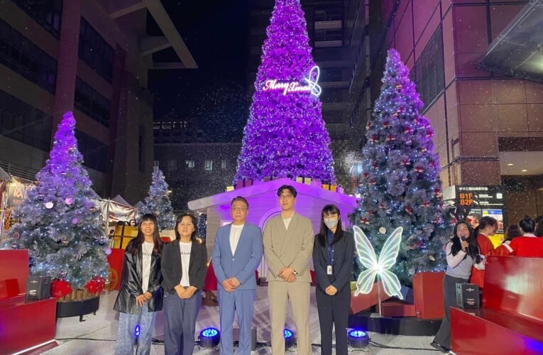 台南第一棵耶誕樹！新光三越台南新天地《夢幻雪國 精靈之森》閃耀府城！