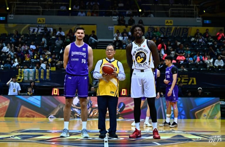 法務部鄭銘謙部長 新北開球 召籃球迷打詐、反毒、防洗錢！