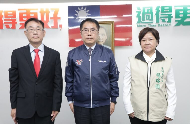 台南市政府新任法制處長楊璿圓、工務局長陳世仁就職  黃偉哲期許貢獻所長、勇於承擔責任