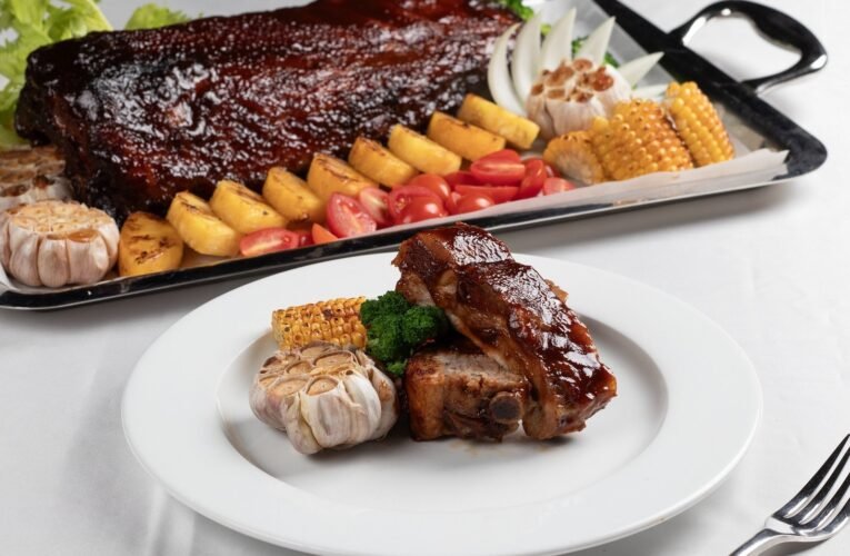 台南大員皇冠假日酒店 精緻Buffet吹Fine Dining異國風  元素自助餐平日4人同行送【手扒雞】、假日大啖【戰斧牛排】