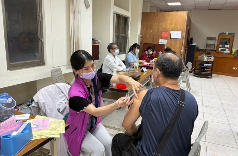 疫苗全打齊，對抗呼吸道病毒好安心，請高風險族群盡速接種流感及新冠JN.1疫苗，不怕疾病威脅您！