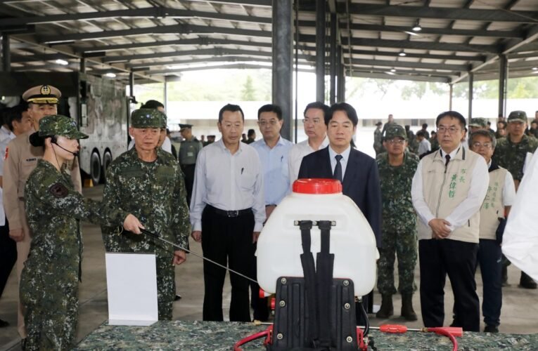 陪同總統慰勉凱米救災國軍  黃偉哲感謝國軍不畏惡劣環境高效救援