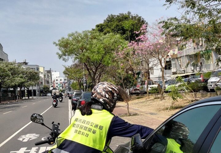 中秋團圓好停車，路邊停車不收費