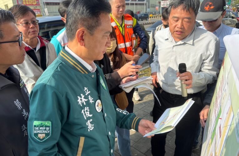 仁德區中山路與文德路口汽機車爭道危機四伏 立委林俊憲邀集相關單位會勘求解方