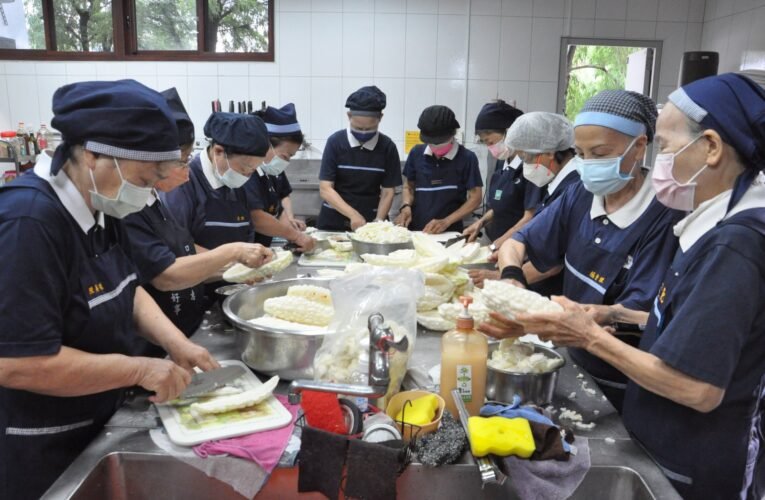 證嚴法師叮嚀勇於承擔 慈濟積極參與丹娜絲災後復原