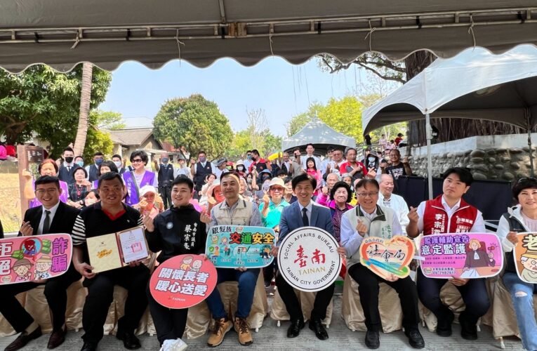 南市計程車教育輔導協會獨老無障礙移動服務體驗 黃偉哲感謝與巿府共同關心長者行的安全