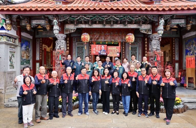 黃偉哲參拜善化慶安宮發送紅包  祈求今年四時無災、八節有慶