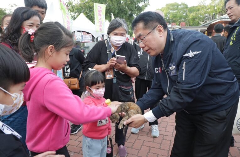 臺南行春黃偉哲現身安平「讓愛不流浪」攜手民團幫浪浪找新家