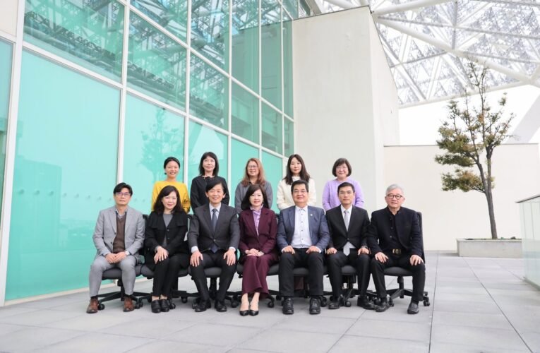 臺南市美術館董、監事改選 新人新氣象   董事長由游文玫接棒  知名策展人龔卓軍任館長