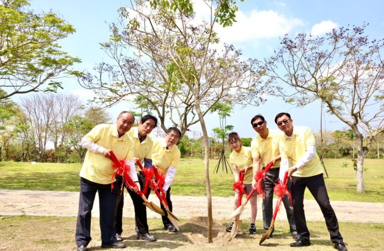 臺南市長黃偉哲號召企業植樹護環境 攜手遠東百貨、西拉雅風景管理處讓綠色紮根
