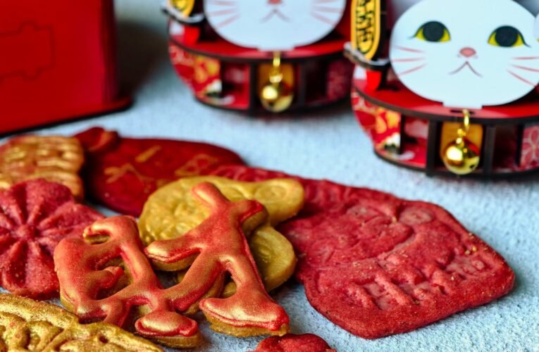 台南晶英開運甜點「蛇覓隆屋」 年節禮盒環保升級    DIY成福氣招財貓