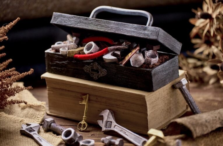 台南晶英歡慶父親節 雪茄、酒瓶、工具箱 三款食趣蛋糕上市