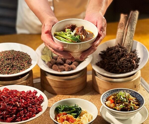 台南遠東香格里拉「陜西功夫麵藝術」限時登場