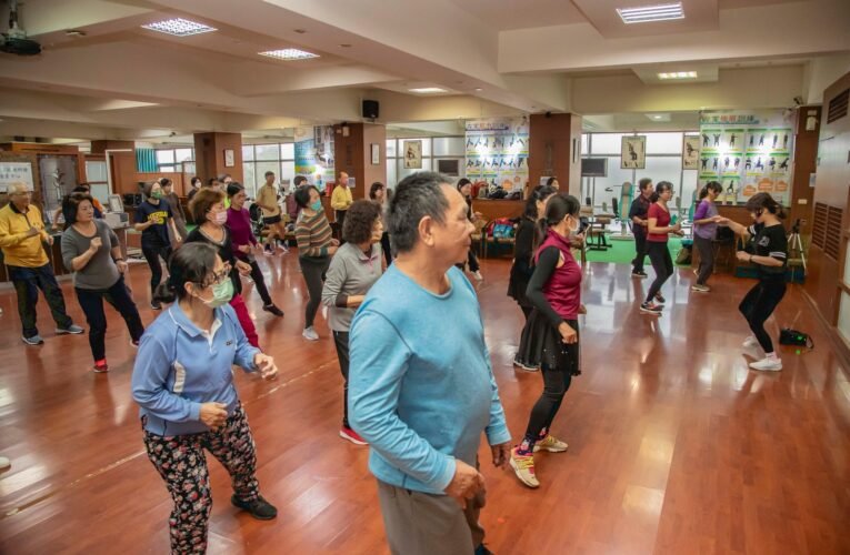 嘉藥銀髮健康促進分享會 帶領長輩呷健康愛運動