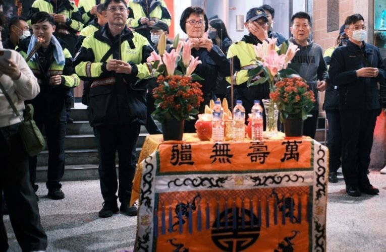 夜弄土地公　內湖分局與神同行雙重庇佑 共維護治安