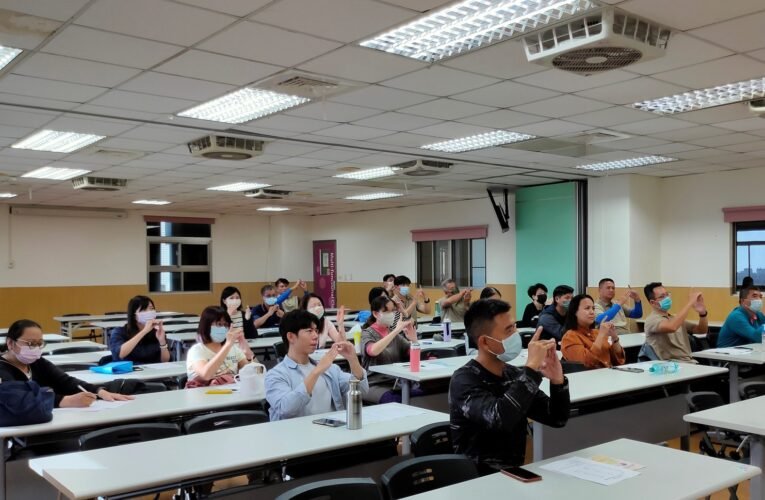 南巿社會局辧理第1線工作人員手語教學 黃偉哲:為聽語障者打造友善無礙城市
