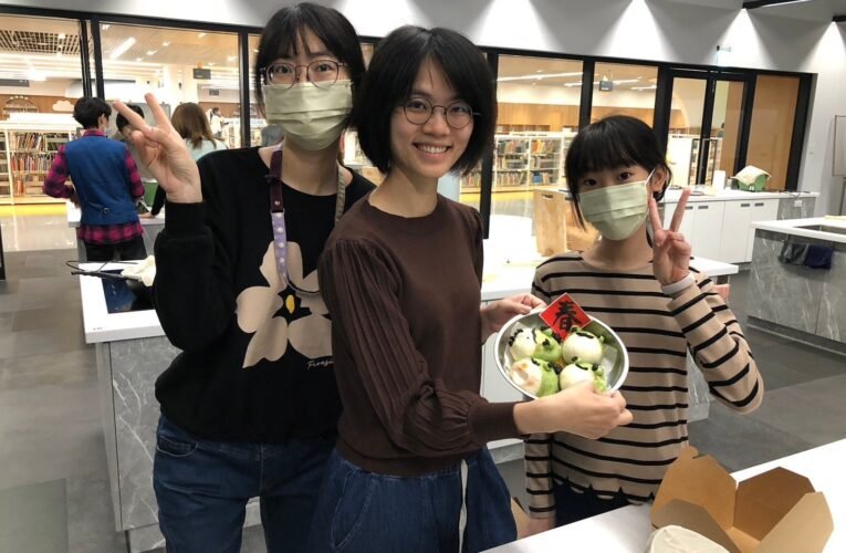 南市圖春節服務不打烊 「好運蛇進來」點亮假期