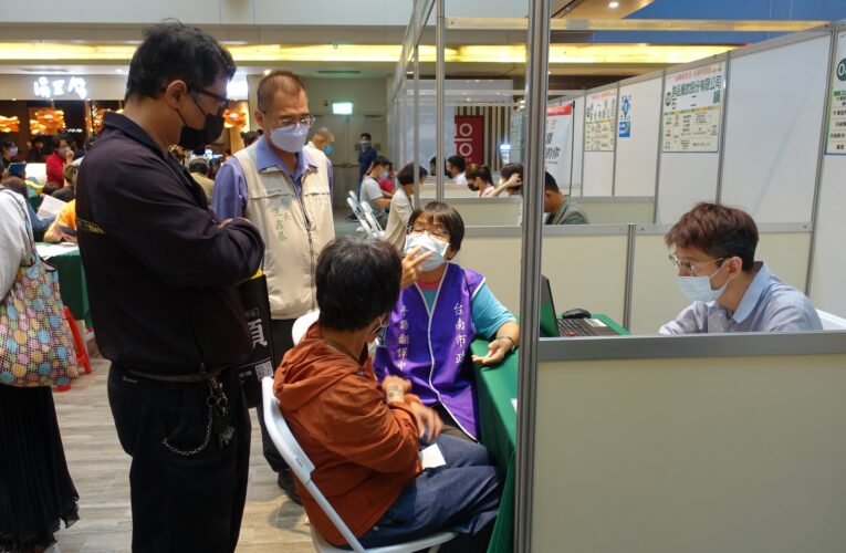 南市勞工局「台南好生活 台南呷頭路」第3場中型徵才活動 釋出1,026個職缺    初媒率逾o成