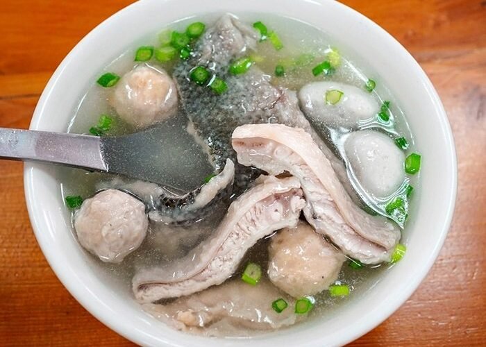 台南《米其林指南》四月再增2家  經典小吃虱目魚丸、羊肉湯令人食指大動