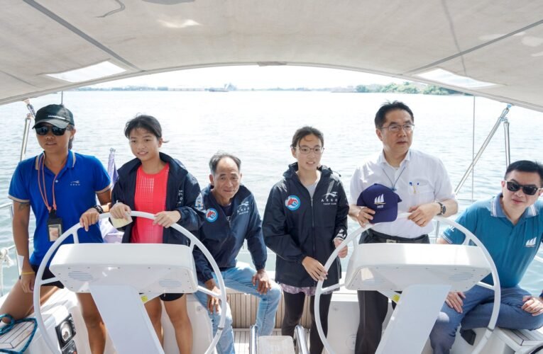 體驗帆船出航 黃偉哲：台南得天獨厚 積極推動海洋及水上運動