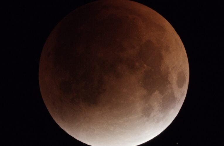 月全食奇景登場，南瀛天文館線上線下觀賞熱絡