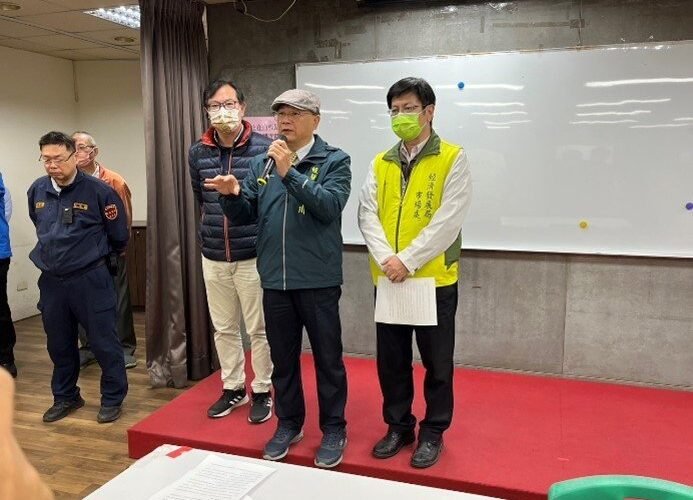 臺南市政府將兼顧市民安全與觀光城攤商權益，持續溝通爭取共識