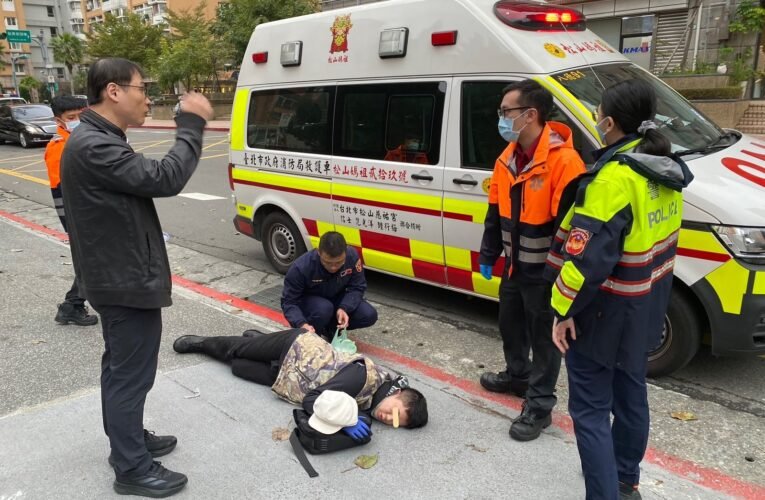 北市保大警員堅守崗位 迅速救助倒地民眾獲讚許