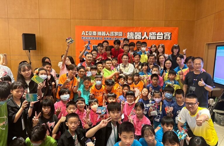 南市首度於百貨公司辦理AI機器人活動