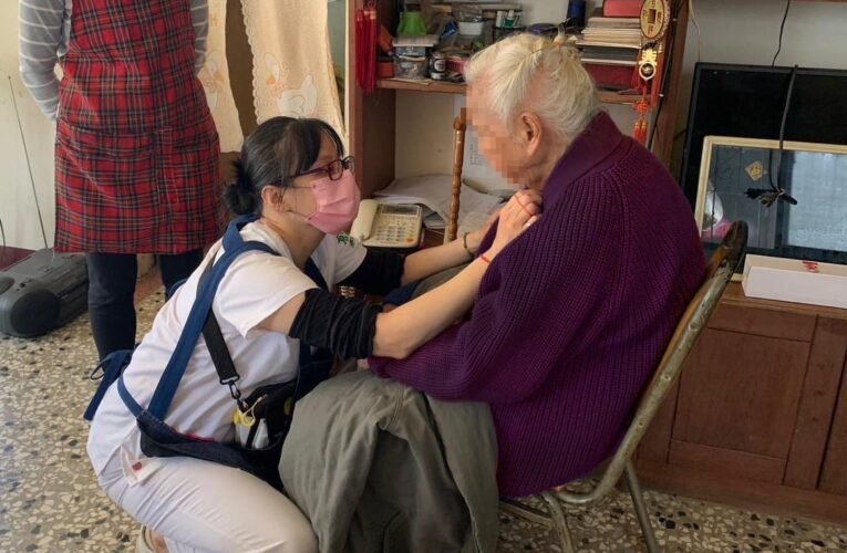 視病如親 護理師廖玉如溫暖陪伴無聲植物人家庭