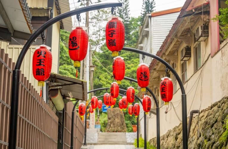 春暖花開遊山區，美食泡湯正得時