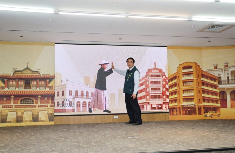 臺南市長黃偉哲啟動臺南 AI 影像基地，老照片修復與生成功能亮相
