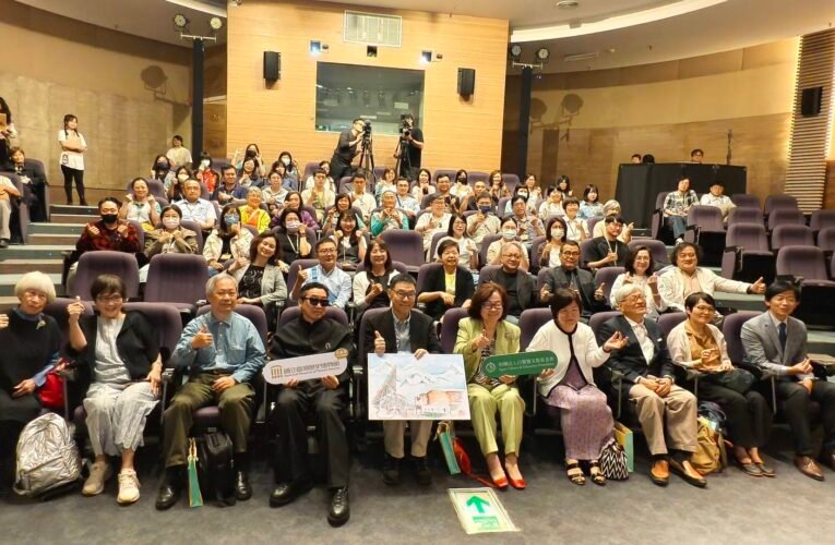 世界明信片匯聚祝福　郵遞藝術典藏臺史博延續文化記憶