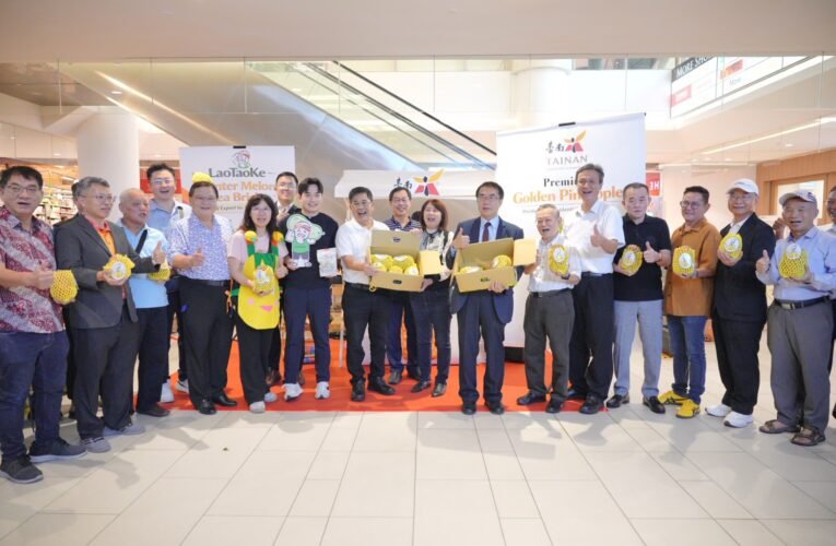 黃偉哲赴檳城推廣「台南味」！金鑽鳳梨搭配冬瓜茶磚，強攻馬國華人市場