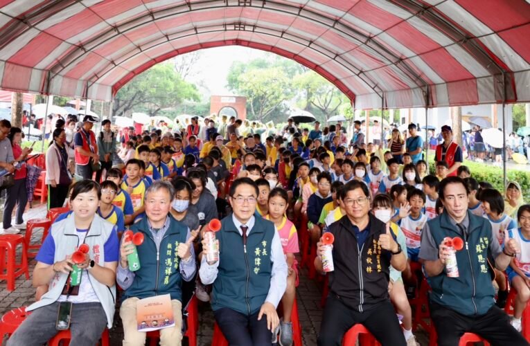 天候影響不減熱情　臺南國中小接力賽午後熱烈開跑