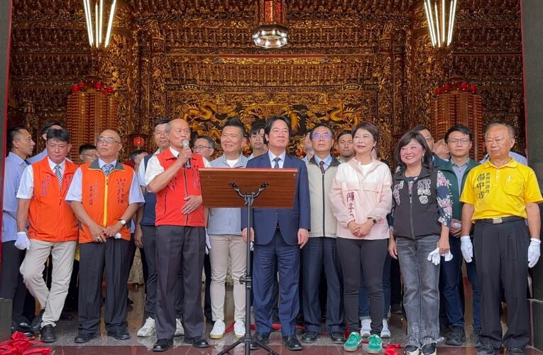 總統賴清德淚灑武龍宮！感念 0206 救災情誼，與黃偉哲共同見證地方信仰韌性