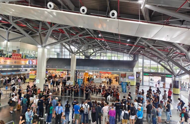 候車也能享受音樂饗宴　復興國小弦樂團高鐵台南站快閃獻藝