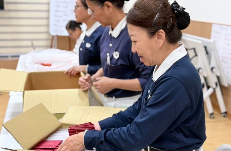 道路受阻仍不退縮 慈濟尼泊爾志工深入災區陪伴受災家庭